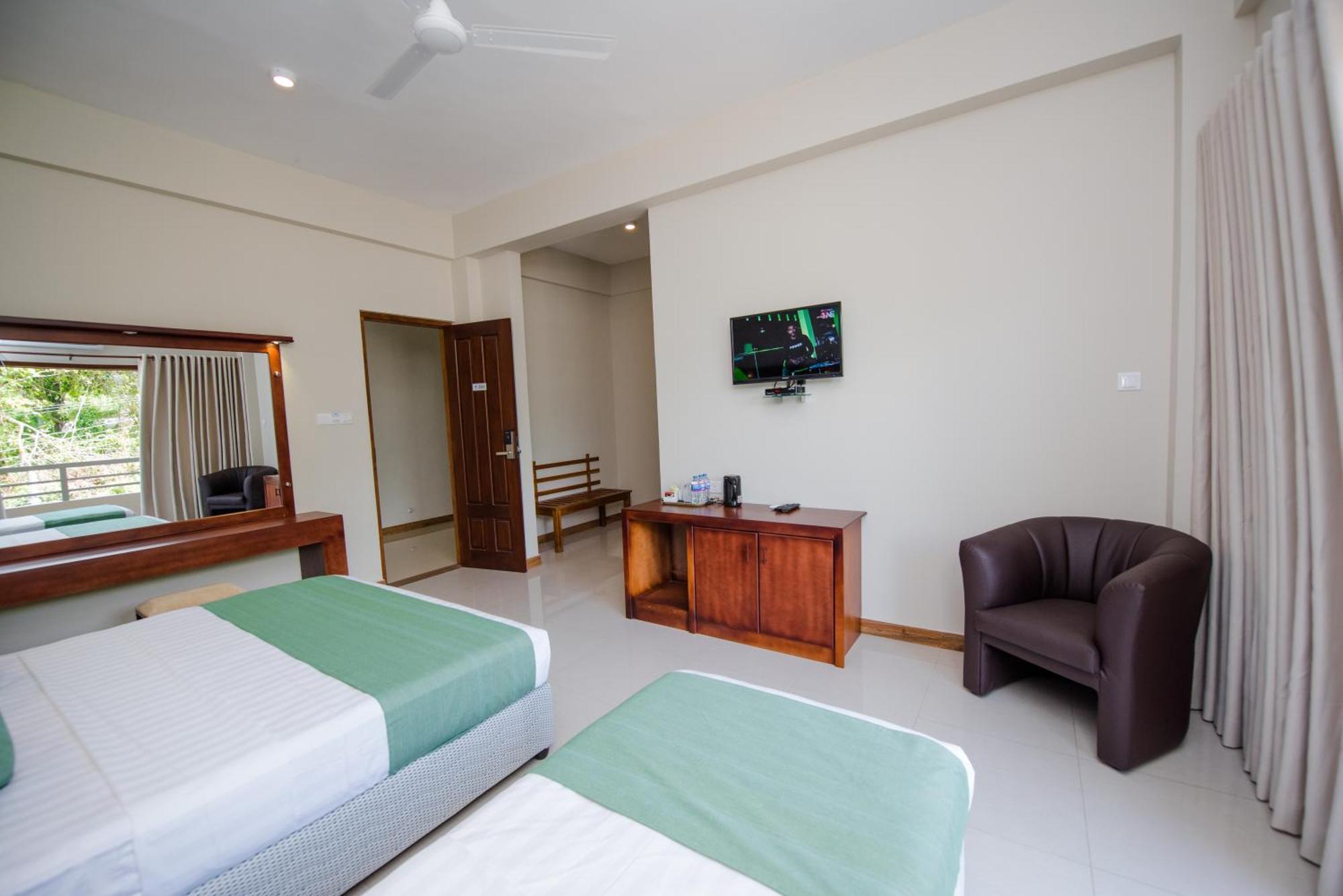 Mount Rich Rumassala Hotell Unawatuna Exteriör bild