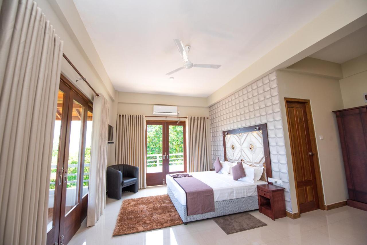 Mount Rich Rumassala Hotell Unawatuna Exteriör bild