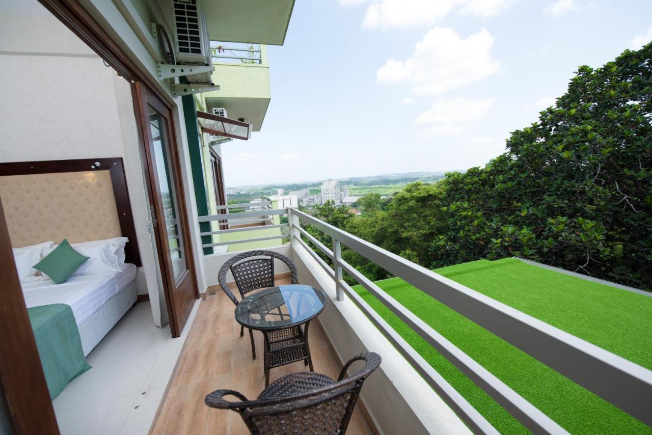 Mount Rich Rumassala Hotell Unawatuna Exteriör bild