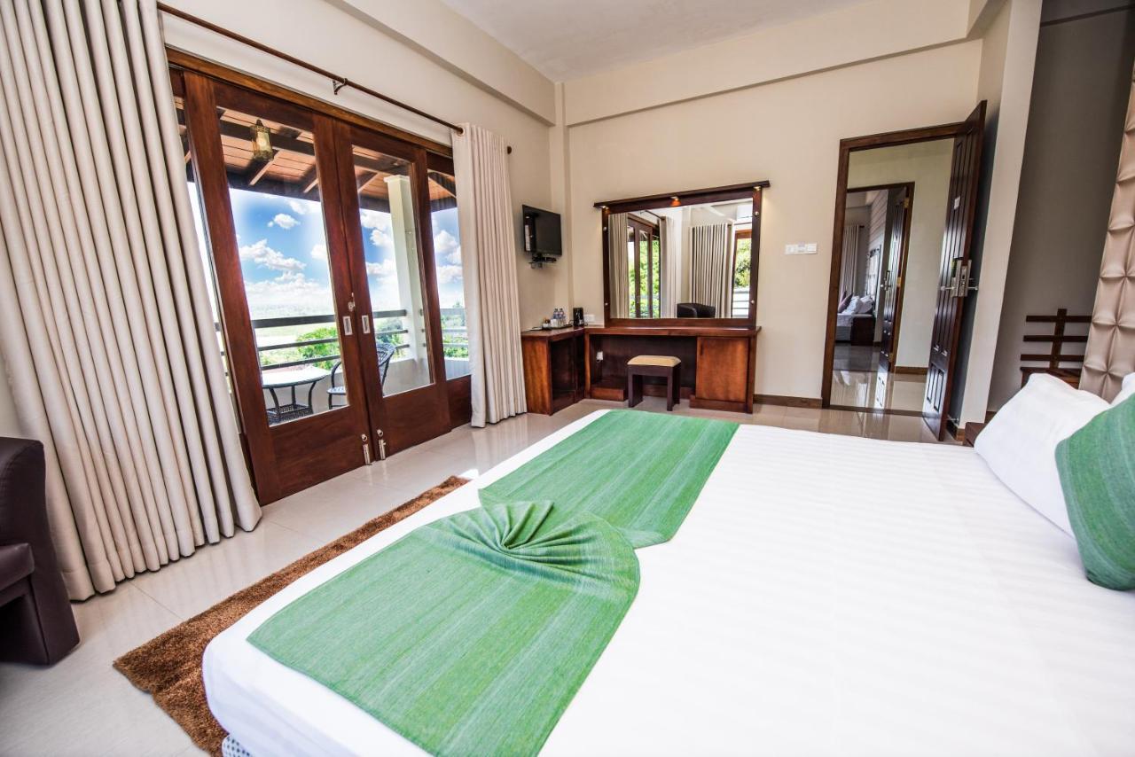 Mount Rich Rumassala Hotell Unawatuna Exteriör bild